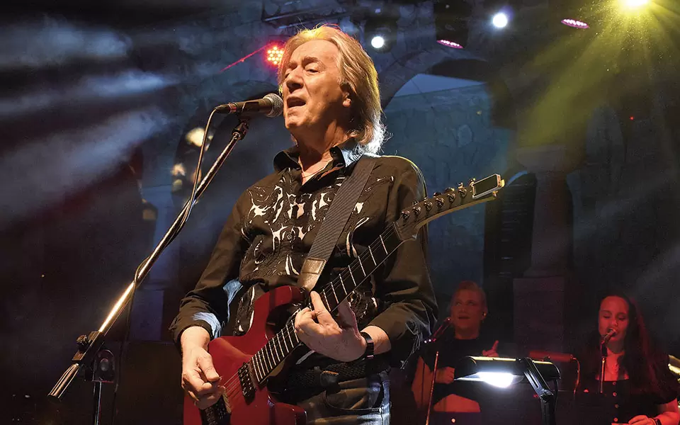 ΤΟ ΡΟΚ ΤΟ ΕΛΛΗΝΙΚΟ: Αφιέρωμα στον Κώστα Τουρνά – Ακούστε το