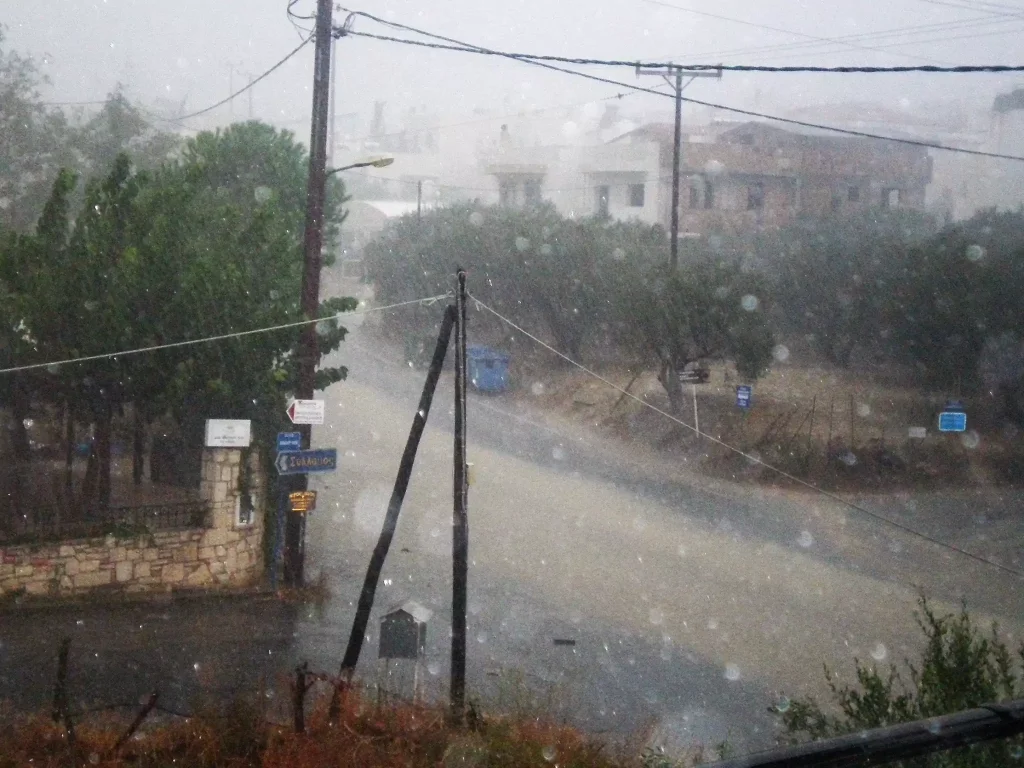 Λεωφόρος Εθνικής Αντίστασης Βασιλειών – θΕΜΑ ΧΩΡΙΣ ΜΟΝΤΑΖ: Άθλια και επικίνδυνη!