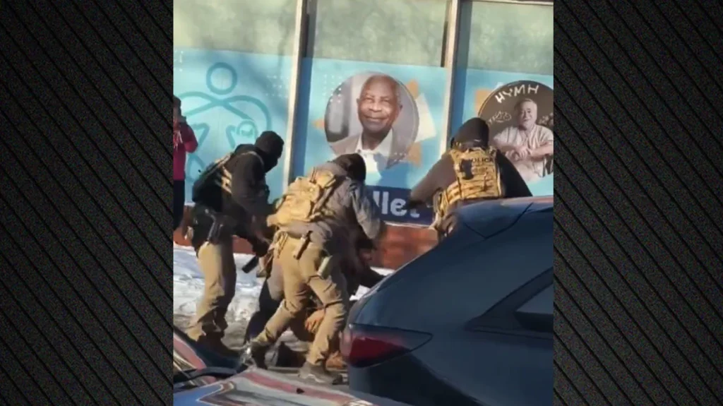 Πυροβολισμοί στη Μινεάπολη: Νέο θύμα σε επιχείρηση της ICE πυροδοτεί κύμα αντιδράσεων