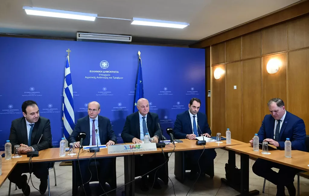 Εξειδίκευση των μέτρων για τους αγρότες: Τι ανακοινώθηκε για το ρεύμα, τις δανειοδοτήσεις και τις ενισχύσεις