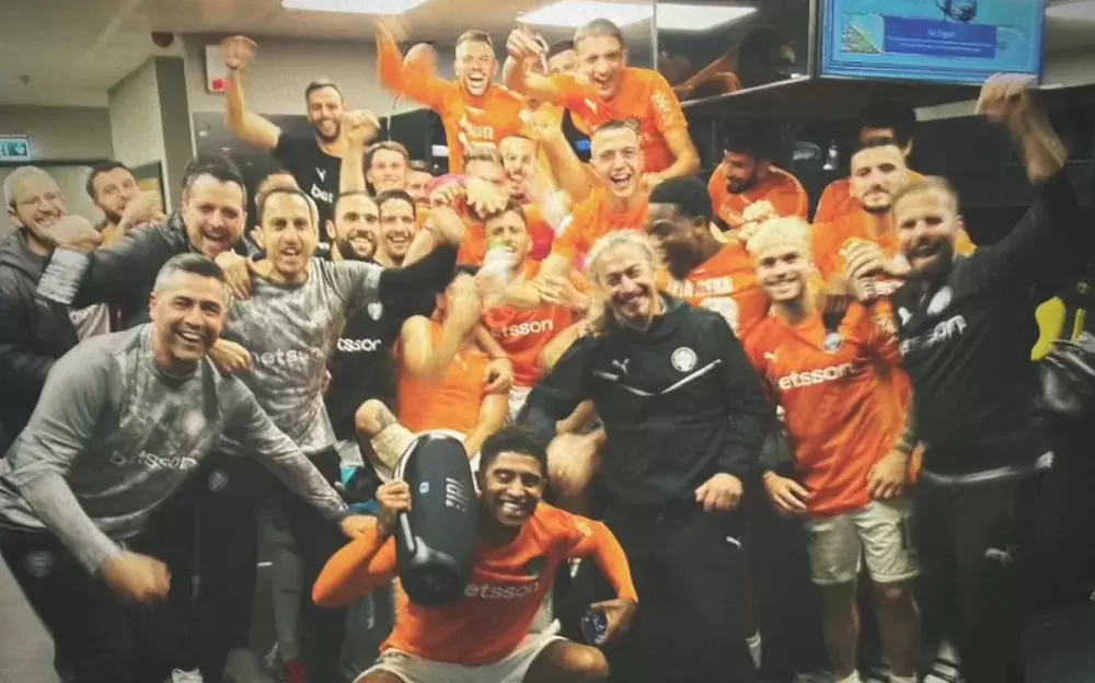 Ο ΟΦΗ στα ημτελικά του κυπέλλου Ελλάδας για δεύτερη συνεχή χρονιά: Η πανηγυρική φωτογραφία των παικτών από τα αποδυτήρια