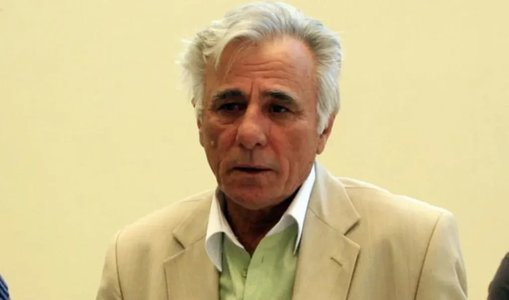 Πέθανε ο δημοσιογράφος Σπύρος Καρατζαφέρης