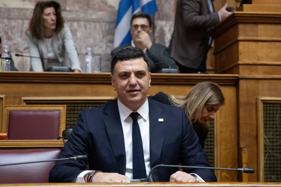 Κικίλιας για Χίο: Οι επικίνδυνοι ελιγμοί του διακινητή και η αιφνίδια αλλαγή πορείας προκάλεσαν τη σύγκρουση