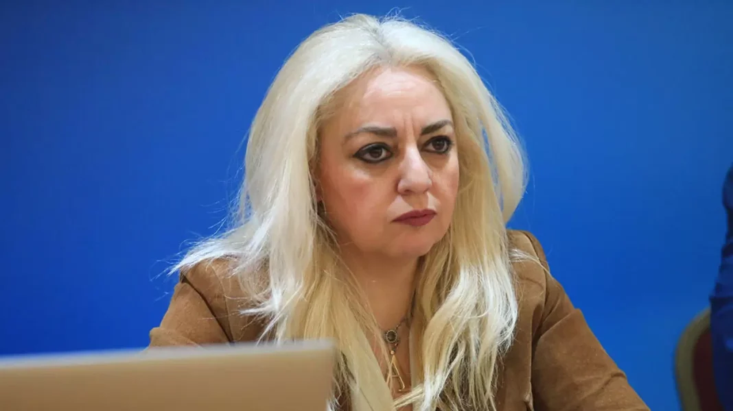 Παραιτήθηκε η Άννα Στρατινάκη η υποδιοικήτρια της Ανεξάρτητης Αρχής για την Αγορά -Eμπλοκή του συζύγου της στην υπόθεση Παναγόπουλου