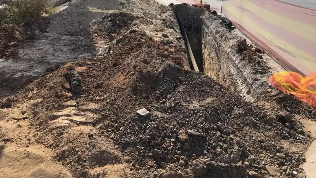 Εργασίες για την τοποθέτηση κεντρικού αγωγού ύδρευσης στην οδό Μελετίου Πηγά και στο Γιόφυρο από τη ΔΕΥΑΗ