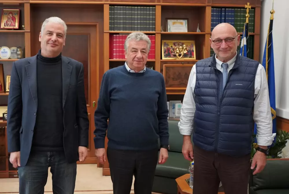 Συνάντηση του περιφερειάρχη με τον πρύτανη του Πανεπιστημίου Κρήτης για το Ευρωπαϊκό Σχολείο και τις νέες φοιτητικές εστίες