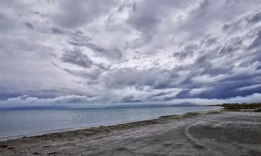 Ισχυρές βροχές, καταιγίδες και άνεμοι έως 8 μποφόρ – Πόσο θα διαρκέσουν – Ποιες περιοχές θα επηρεάσουν