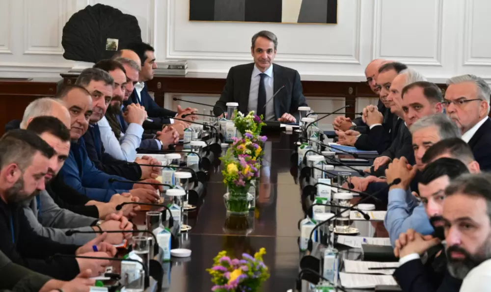 Σε εξέλιξη η συνάντηση των κτηνοτρόφων με τον Κ. Μητσοτάκη: «Αδιαπραγμάτευτη προτεραιότητα η στήριξη της κτηνοτροφίας»