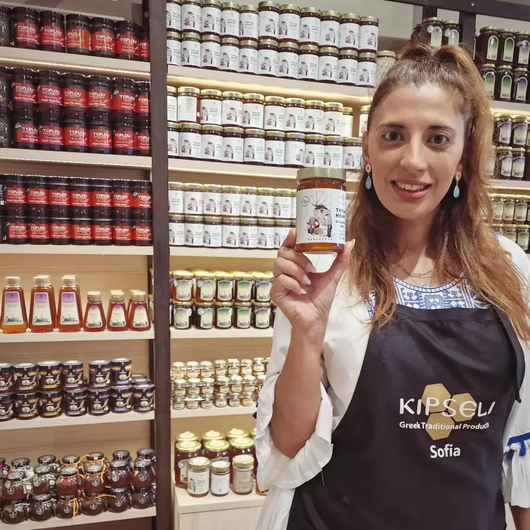 Σοφία Σαβιδάκη: «Η οικογένεια μου, πειραματίστηκε για χρόνια, βγάζοντας το προϊόν αυτό από κρητικό ελαιόλαδο και μέλι»!
