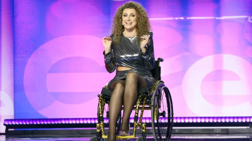 Από το τεχνητό κώμα, στην παρουσίαση της Eurovision: Η ιστορία της stand-up comedian, Κατερίνας Βρανά