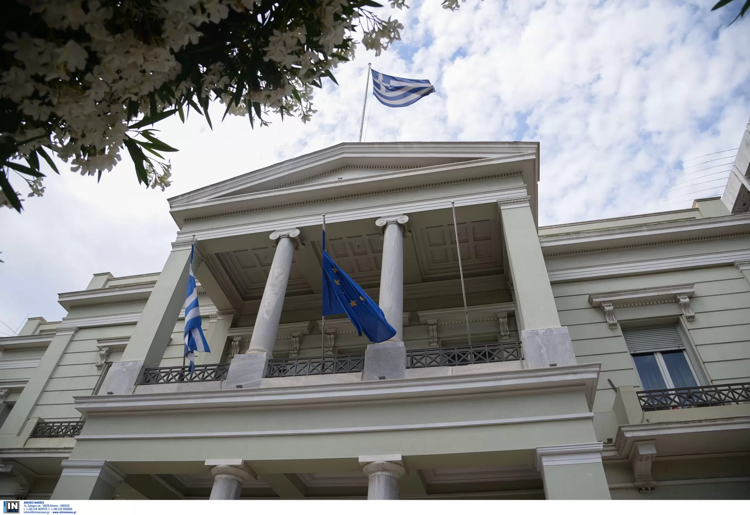 Σύσταση του ΥΠΕΞ στους Έλληνες πολίτες: «Αποφύγετε μη αναγκαίες επισκέψεις σε Ισραήλ, Παλαιστινιακά Εδάφη και Ιράν»