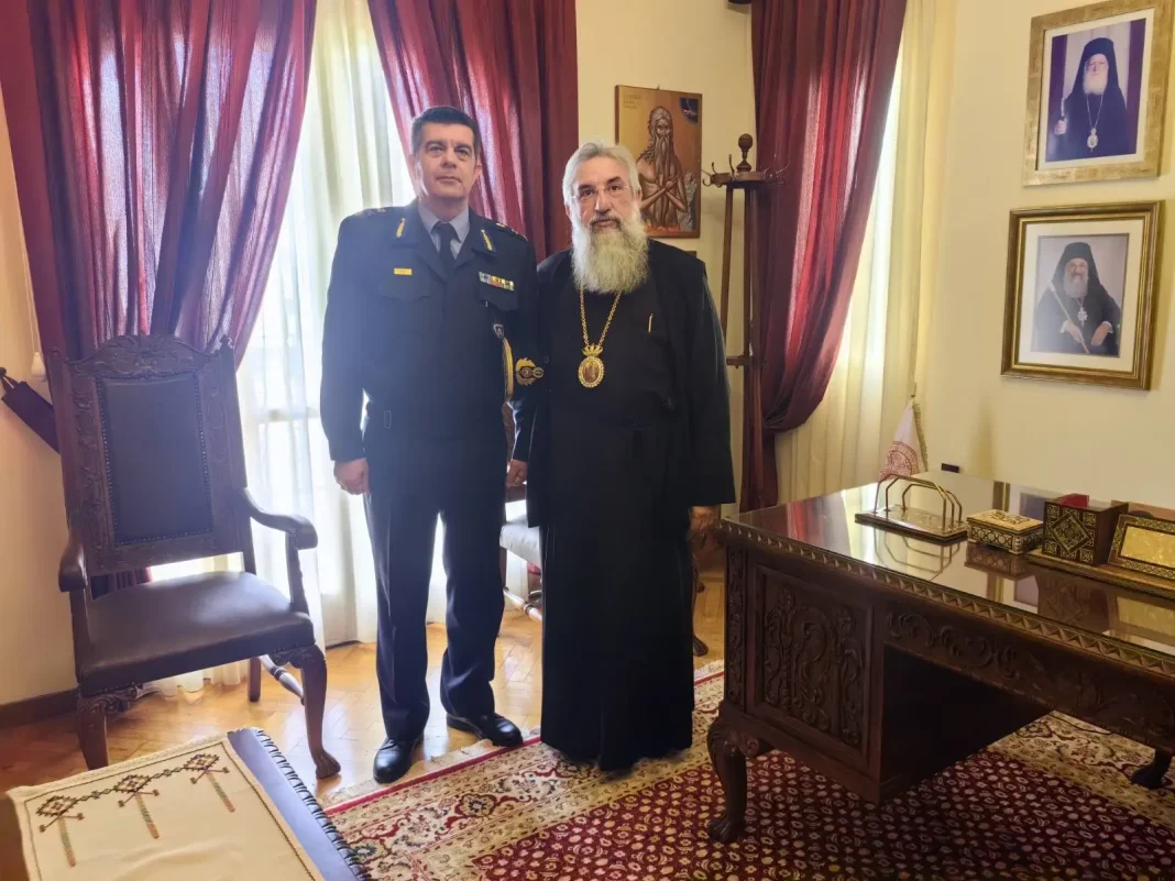 Επίσκεψη του νέου Περιφερειακού Διοικητή των Πυροσβεστικών Υπηρεσιών στον Αρχιεπίσκοπο Κρήτης