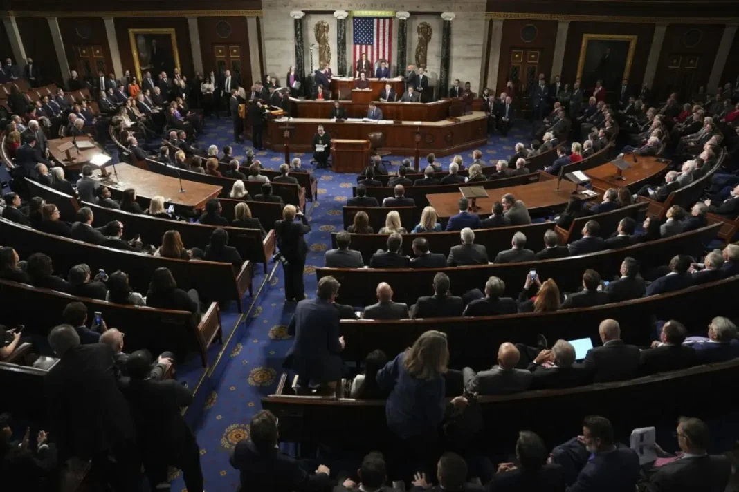 Ψήφισμα κατά των δασμών Τραμπ εγκρίνεται στη Βουλή των Αντιπροσώπων