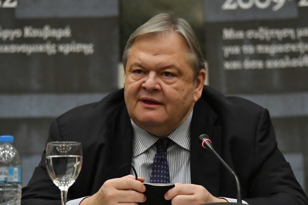 Βενιζέλος στο Συνέδριο ΠΑΣΟΚ: Σκληρή κριτική στην κυβέρνηση και κάλεσμα για πολιτική ανασυγκρότηση