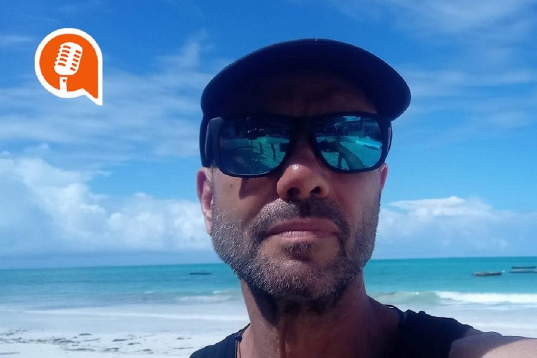 Νίκος Καρέλλης: «Ενημέρωση δεν υπάρχει. Τα ΜΜΕ της Δύσης κάνουν προπαγάνδα και ο κόσμος πρέπει να διασταυρώνει τις πληροφορίες για τον πόλεμο»