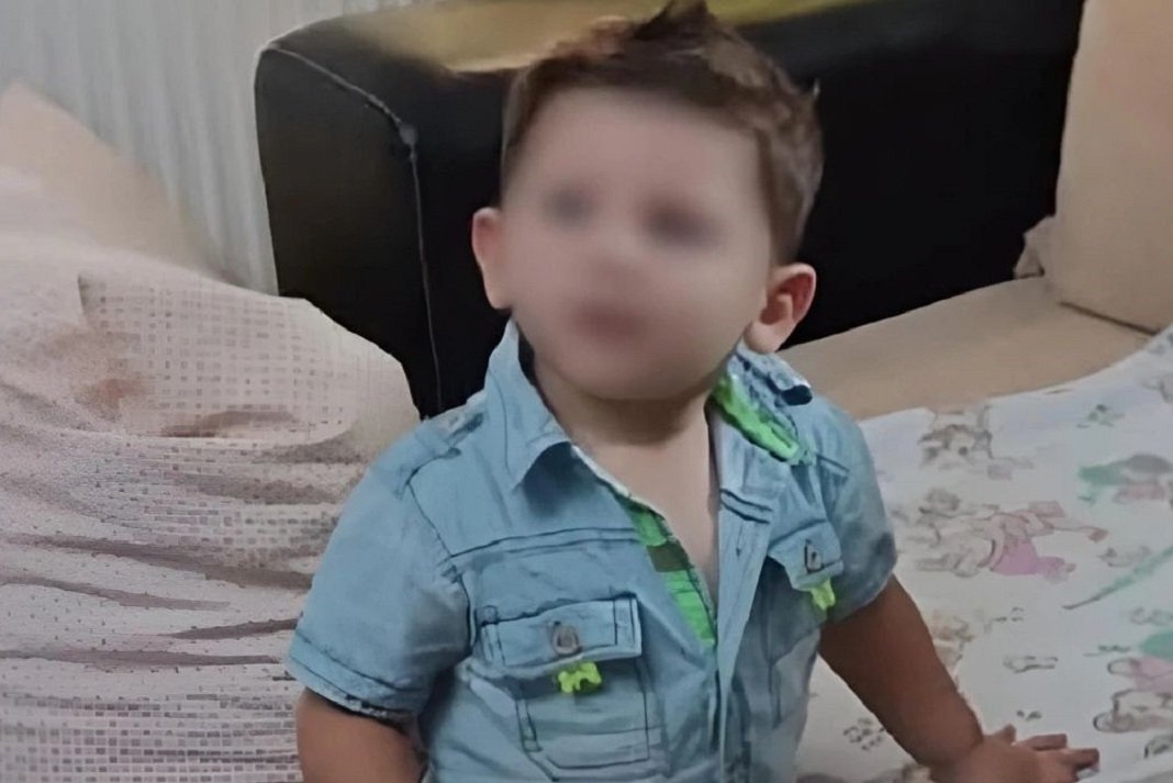 aggelos kakopoihsi paidi