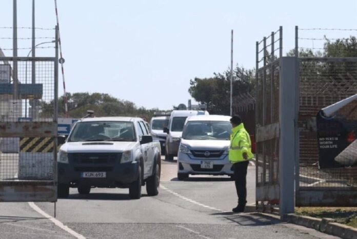 Συναγερμός στο Ακρωτήρι: Εκκενώνεται ο Δήμος Κουρίου μετά την επίθεση με drone