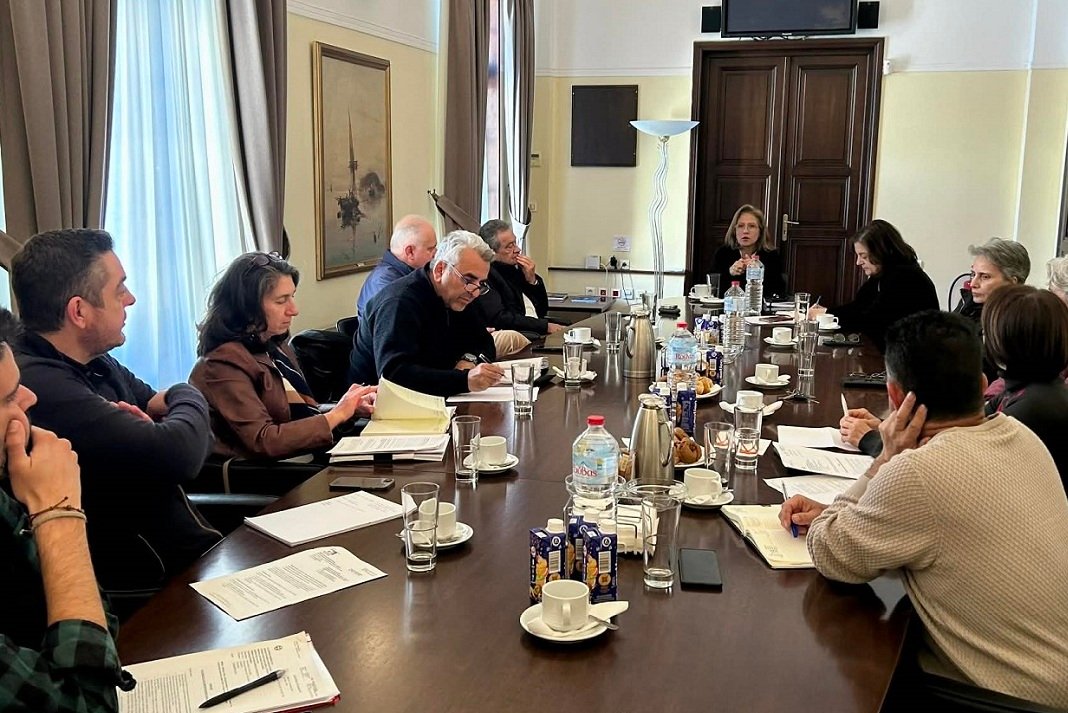 synantisi dimos irakliou