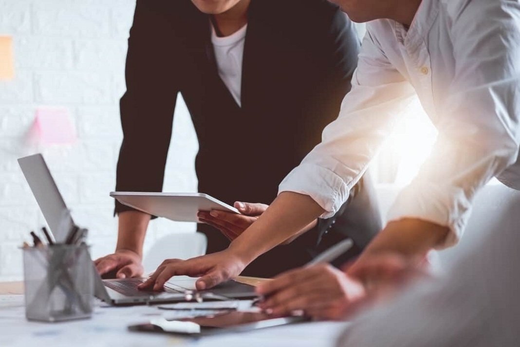 ergasia douleia anergeia