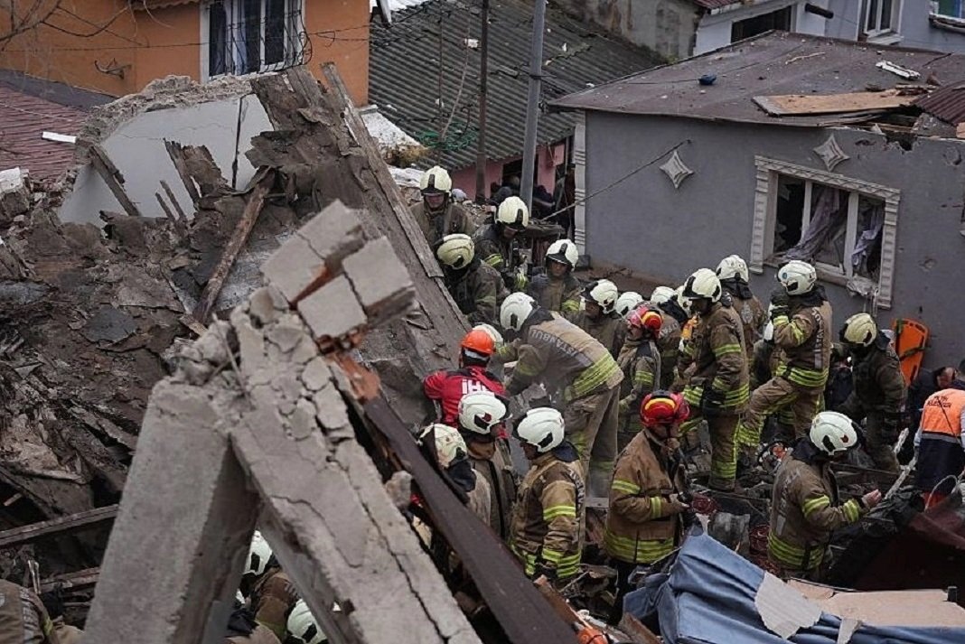 konstantinoupoli katarreusi ktirion