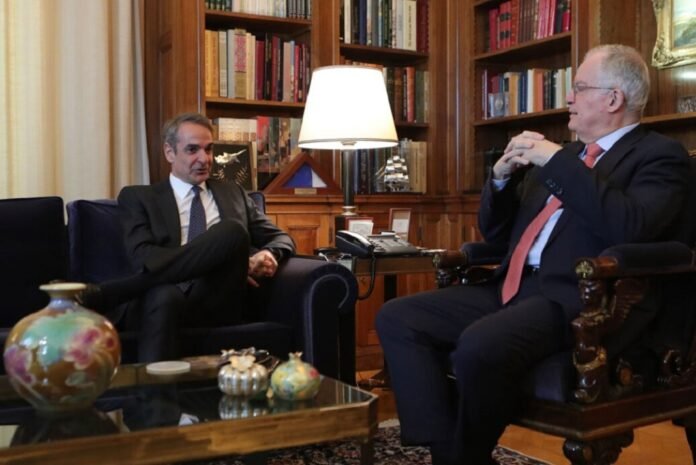 mitsotakis_tasoulas_maketa