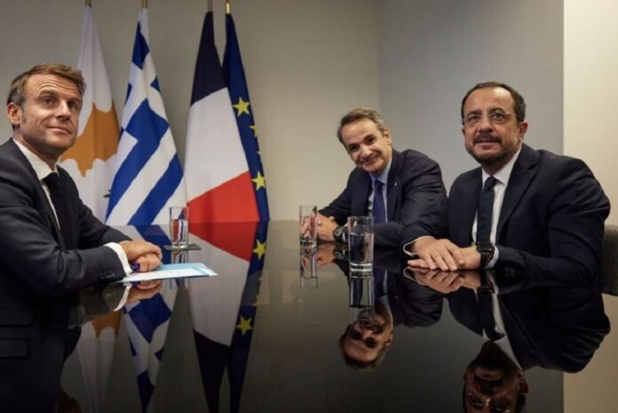 mitsotakis_xristodoulidis_macron