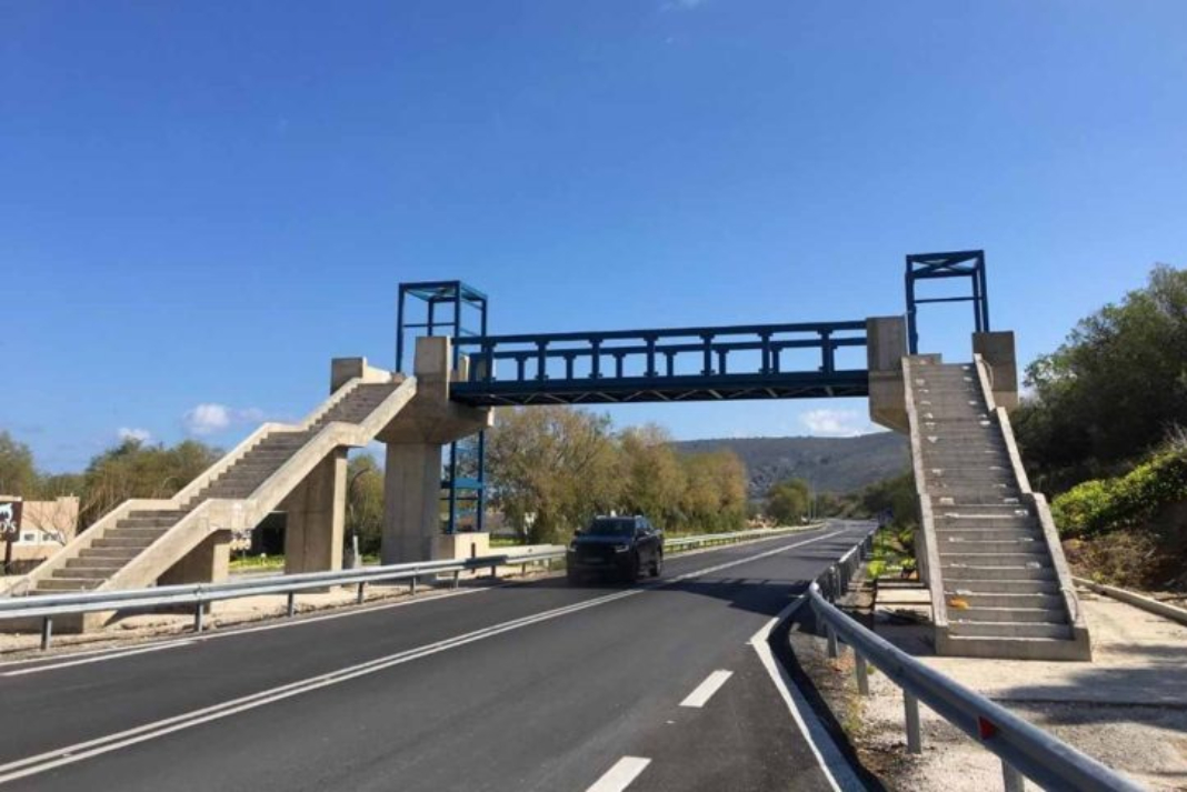 Ρέθυμνο: Ολοκληρώθηκε η τοποθέτηση και της δεύτερης πεζογέφυρας στον ΒΟΑΚ