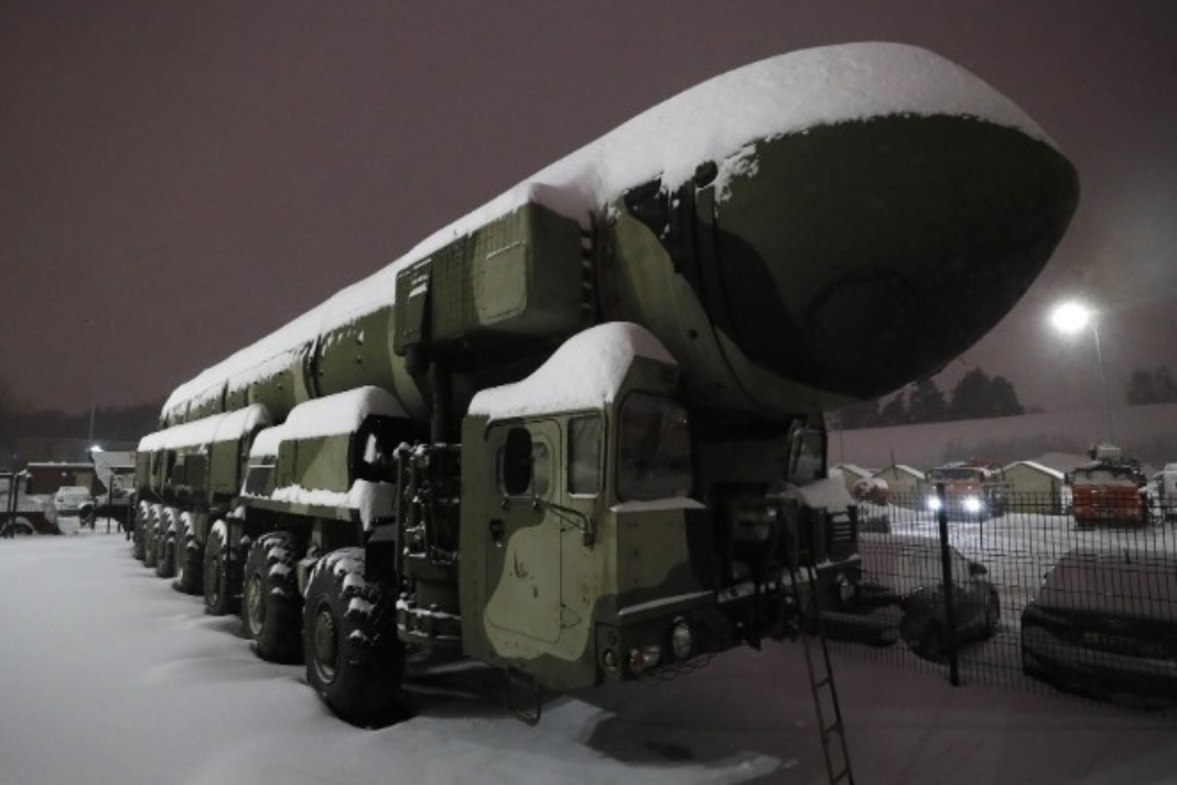 Η Γαλλία αυξάνει τον αριθμό των πυρηνικών κεφαλών που διαθέτει