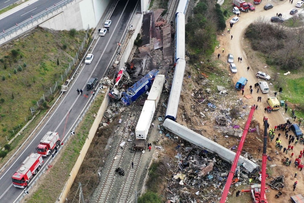 tempi sidirodromiko dystyxima