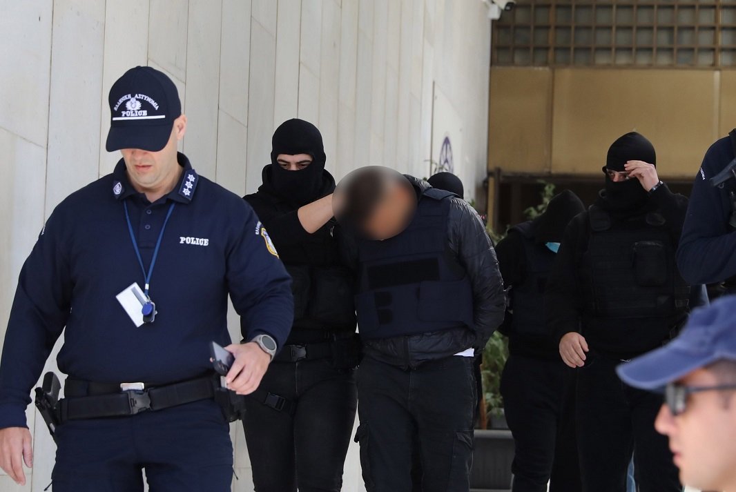 Αγ. Δημήτριος: Δίωξη για υπόθαλψη εγκληματία στον φίλο του 20χρονου και τις κοπέλες τους