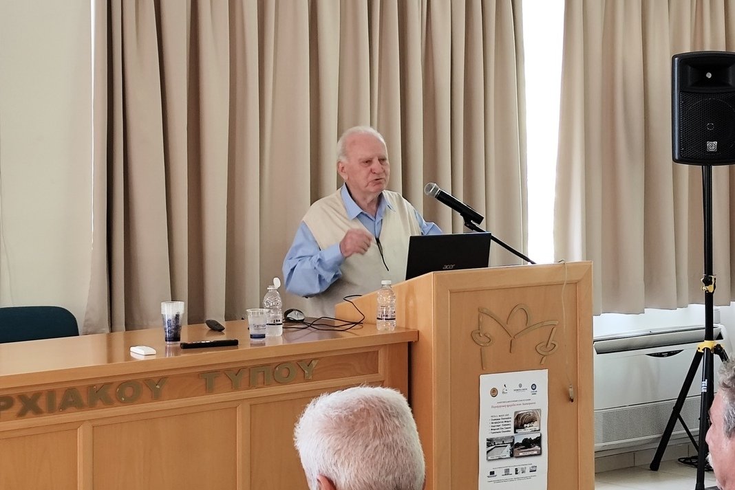 Νίκος Μιχελάκης: Βραβεύτηκε από το ΓΕΩΤΕΕ στα Χανιά