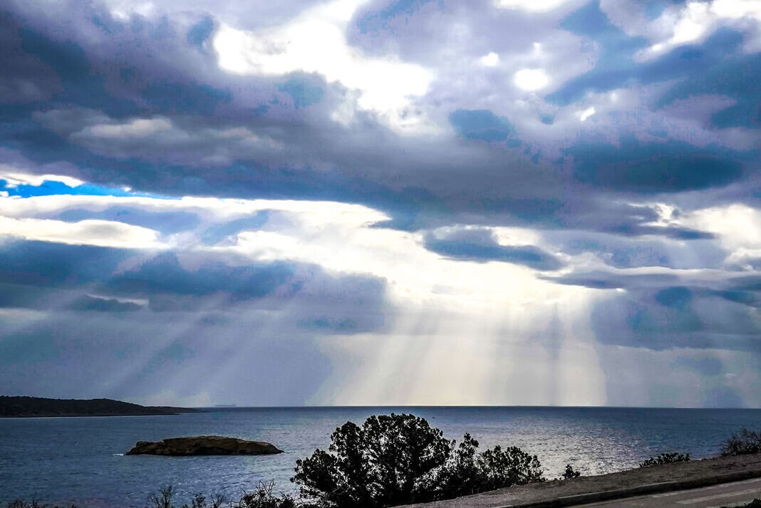 aithrios o kairos me eksasthenisi anemon