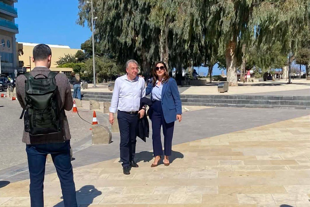 Εν αναμονή του πρωθυπουργού για την σύσκεψη