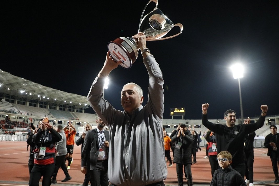 Είναι το Κύπελλο του Μιχάλη Μπούση!