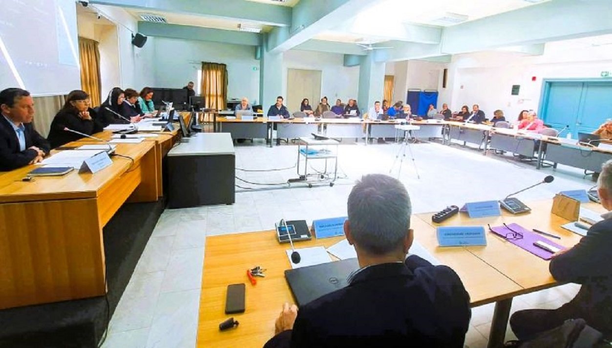 Δήμος Ηρακλείου: Εγκαθίσταται ο εργολάβος στο Μέγαρο Κοθρή