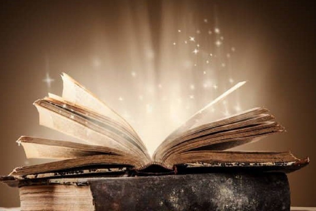 enas kosmos mesa stis selides