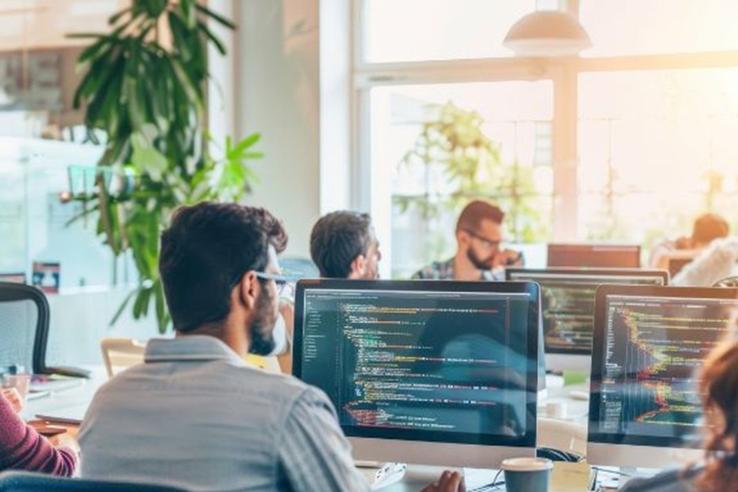 h nea epoxi ths ellinikis kainotomias