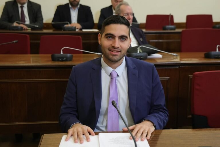 konstantinos kefalogiannis, den ypepese
