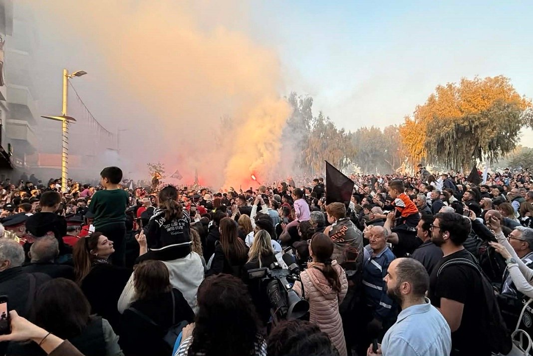 Βούλιαξε για τον ΟΦΗ η Πλατεία Ελευθερίας