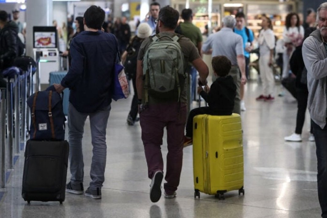 kosmos-se-aerodromio