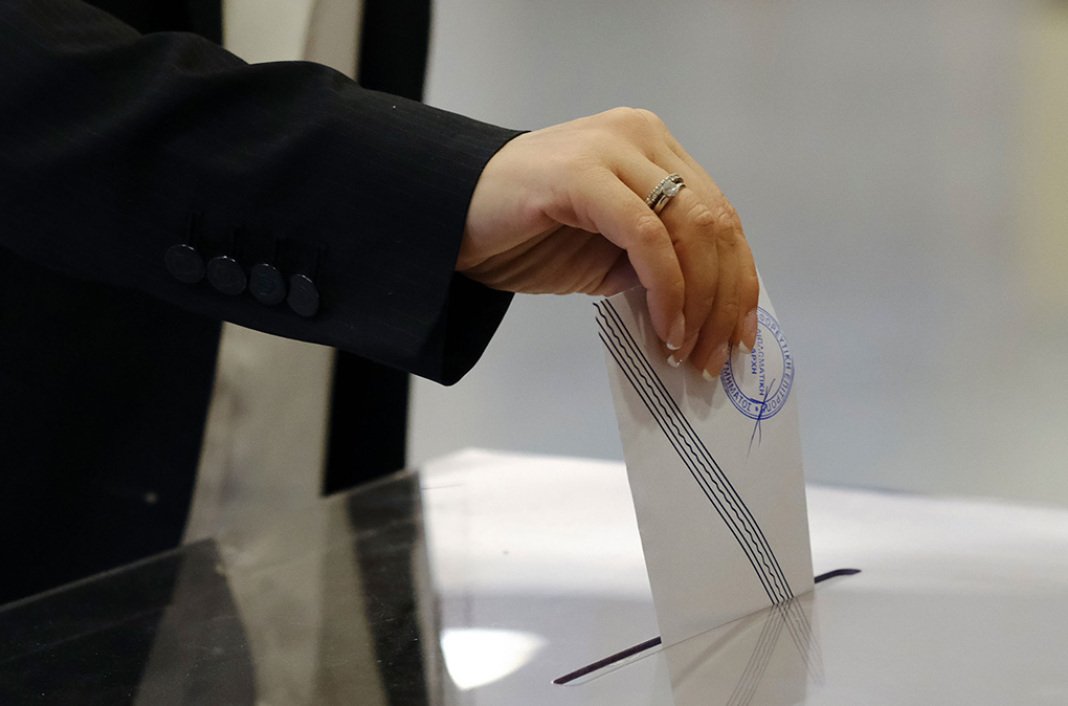 ALCO: Στις 11,8 μονάδες μειώθηκε το προβάδισμα της ΝΔ λόγω ΟΠΕΚΕΠΕ, το 94% ανησυχεί για την οικονομία λόγω πολέμου