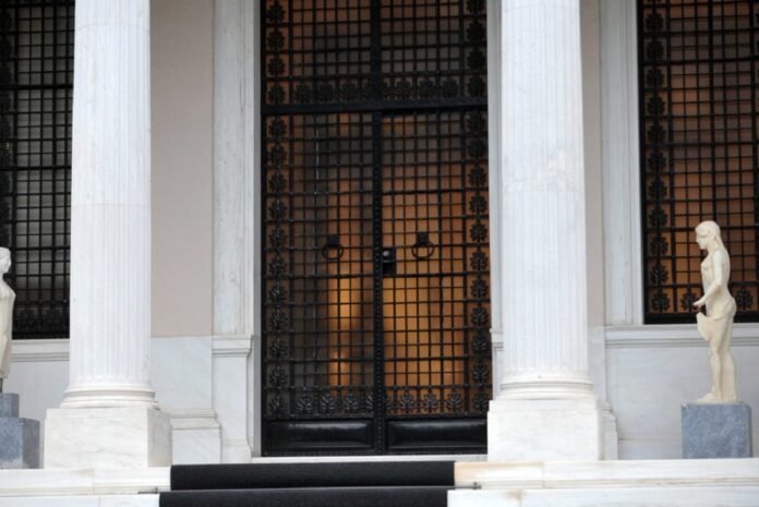 Σε τροχιά έντασης κυβέρνηση και αντιπολίτευση: κρίσιμες συνεδριάσεις και πολιτικά μέτωπα