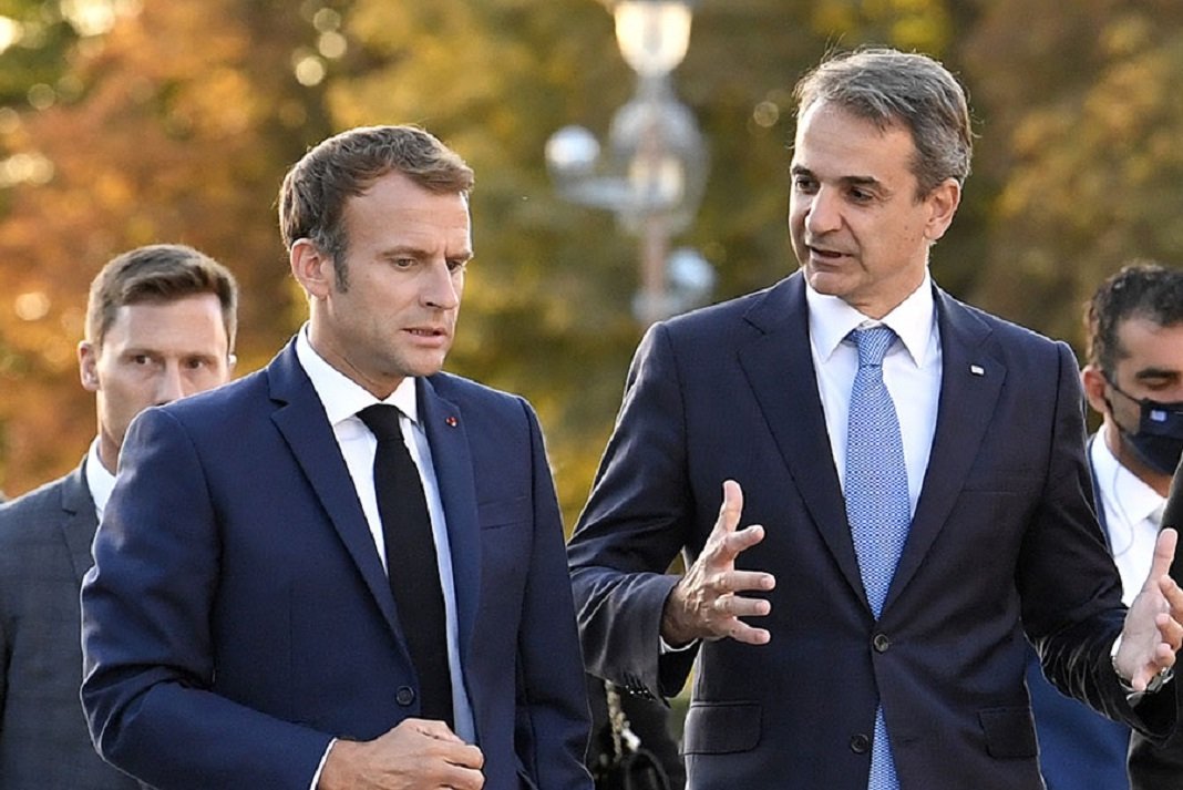 mitsotakis macron sinantisi