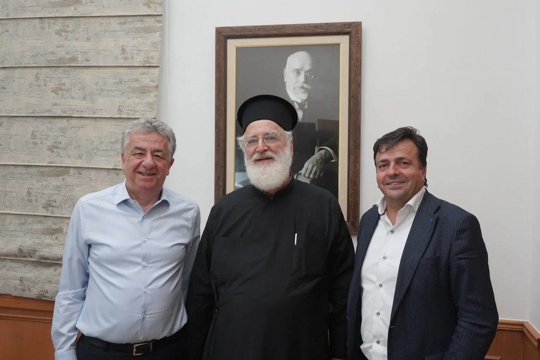 synantisi periferiarxi kritis