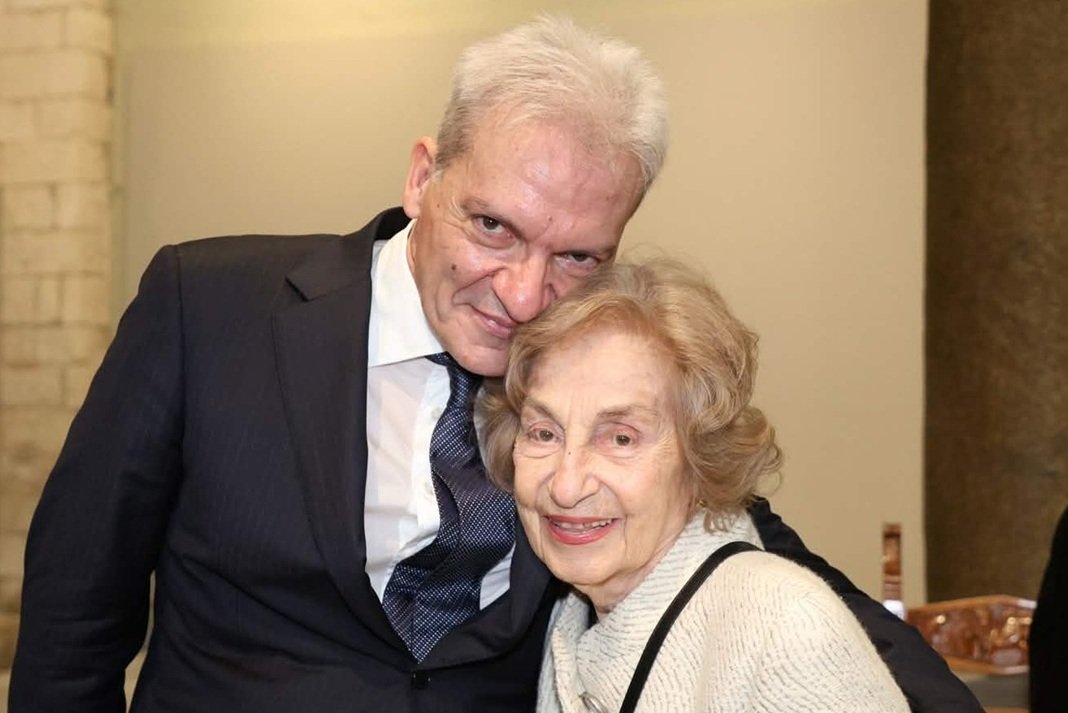 poia htan h L.kalokairinou.