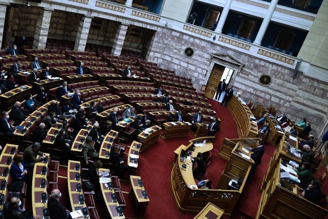 politiki entasi kai fthora gia tin kivernisi