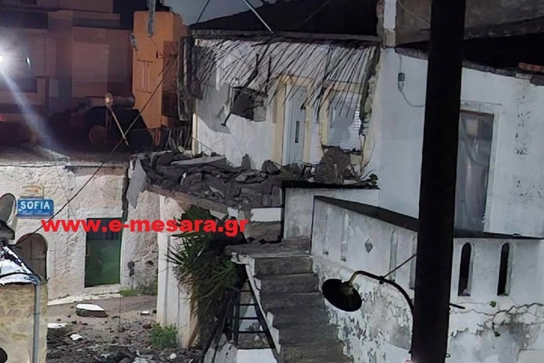 Μεσαρά: Κατέρρευσε μπαλκόνι σε χωριό μέσα στη νύχτα