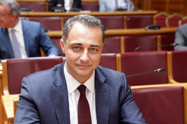 Μ. Σενετάκης: «Διαψεύδονται όσοι μιλούσαν για κυβέρνηση υποδίκων»