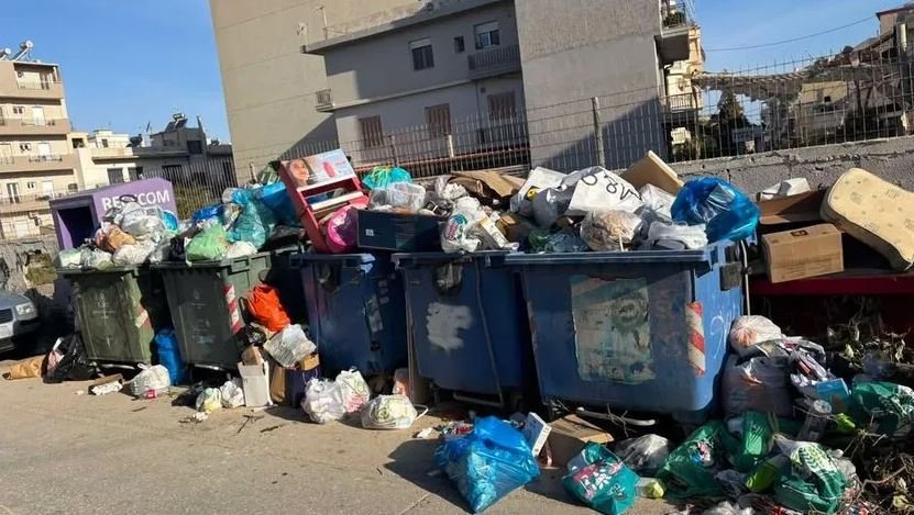 Πάσχα παρέα με…σκουπίδια στο Ηράκλειο! Τι καταγγέλλουν οι εργαζόμενοι