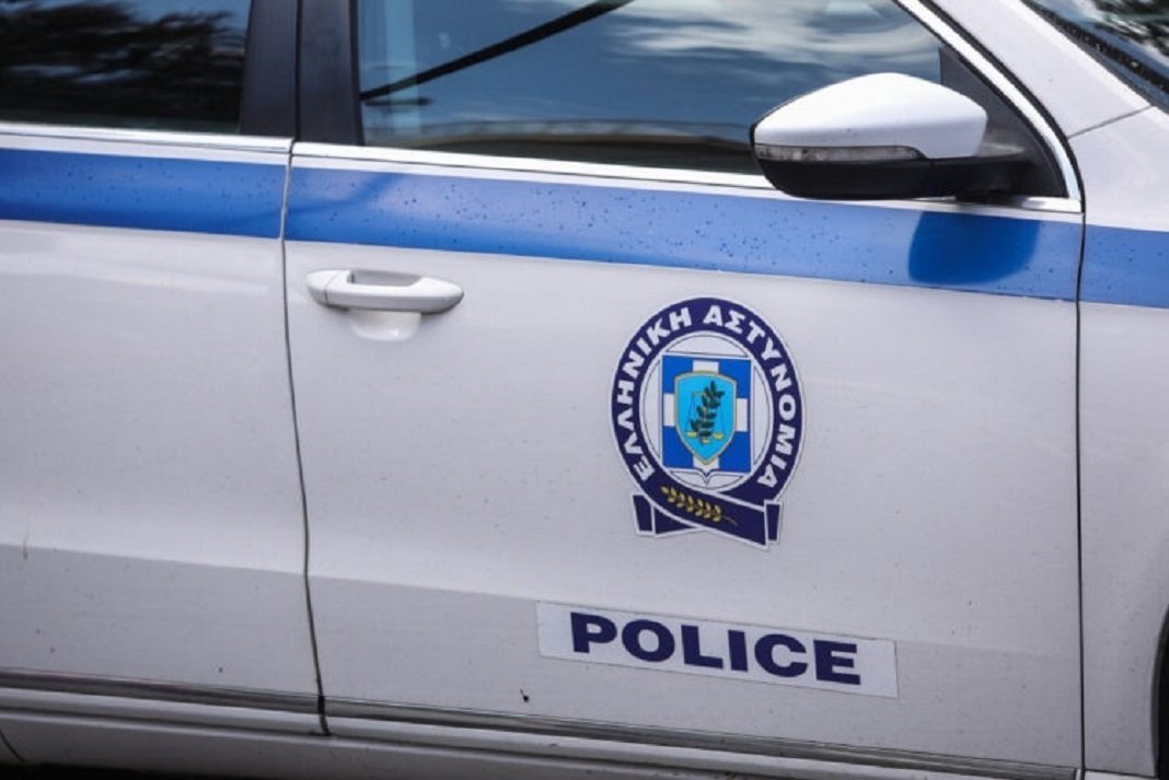 sto edolio mia ypothesi pou siglonise.